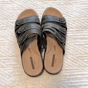 NEW wo tags or box - Clarks Cushion Collection Sandal